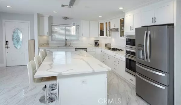 Huntington Beach, CA 92647,6051 Summerdale DR