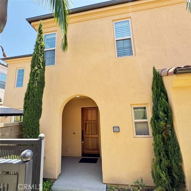 102 Holly SPGS, Irvine, CA 92618