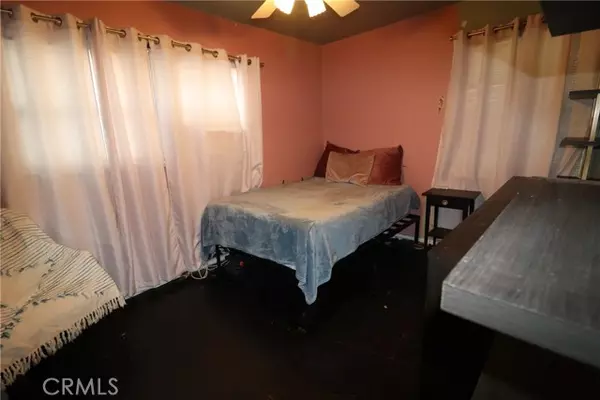 La Crescenta, CA 91214,4040 Lehman RD