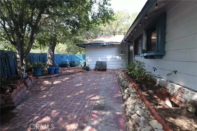La Crescenta, CA 91214,4040 Lehman RD