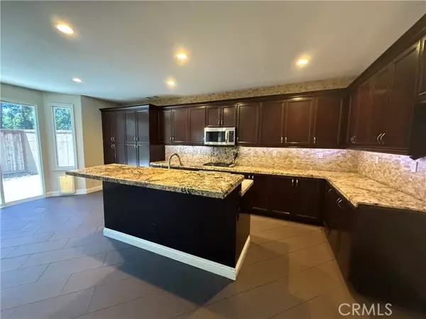 Irvine, CA 92618,39 Kelsey
