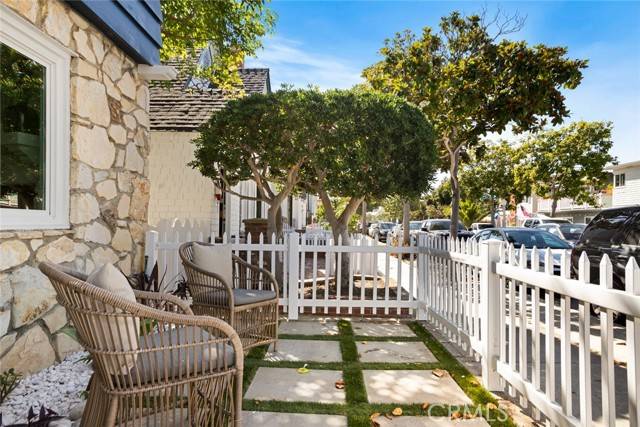 Newport Beach, CA 92661,1585 Miramar DR