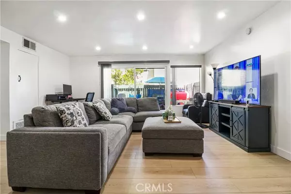 Tarzana, CA 91356,5700 Etiwanda AVE 105