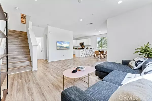 1166 Newberry LN 1, Claremont, CA 91711