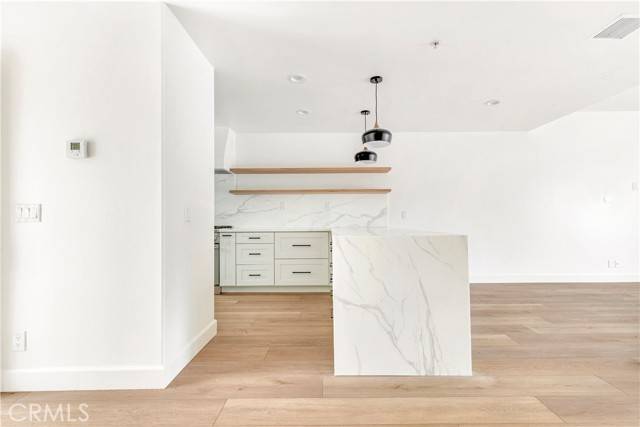 Corona Del Mar, CA 92625,401 Seaward RD 9