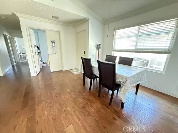 Irvine, CA 92620,9 Petersburg