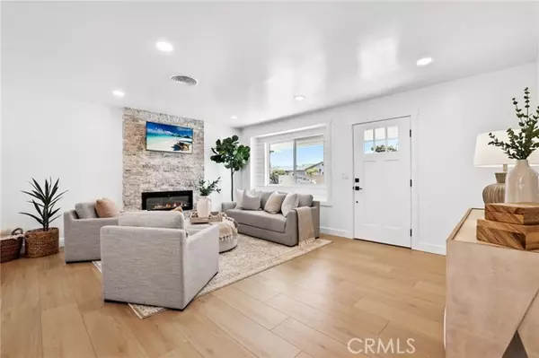 Huntington Beach, CA 92647,15801 Carrie LN