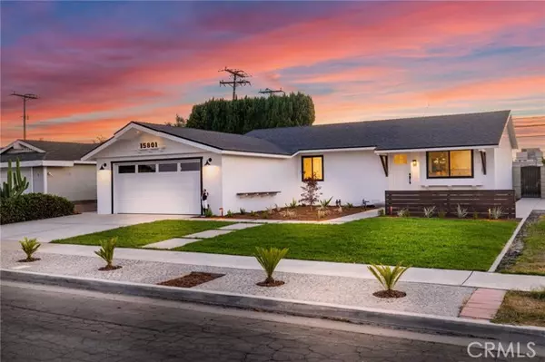 Huntington Beach, CA 92647,15801 Carrie LN