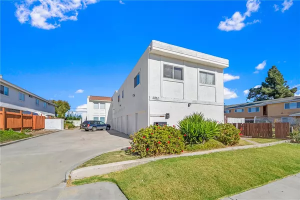 7851 Glencoe DR, Huntington Beach, CA 92647