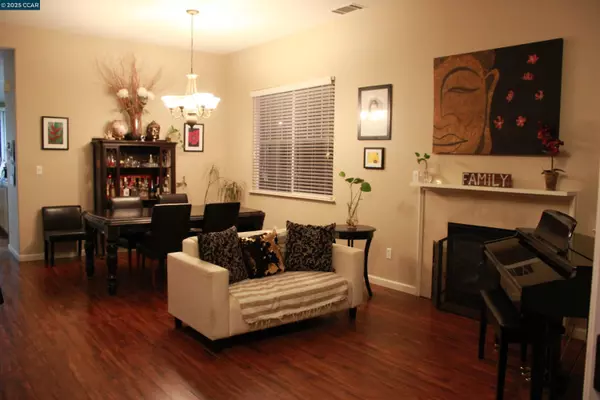 Hercules, CA 94547,100 Copper Beech Gln