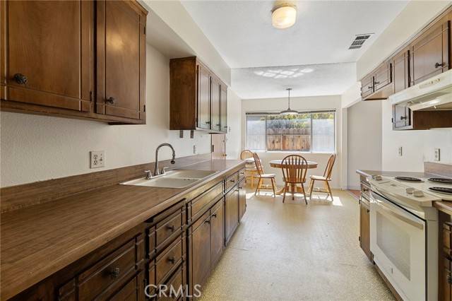 Fresno, CA 93705,2151 W Pico AVE