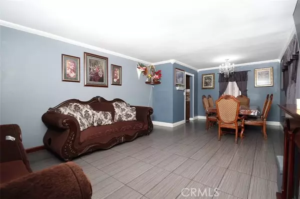 Compton, CA 90220,2225 W 153rd ST