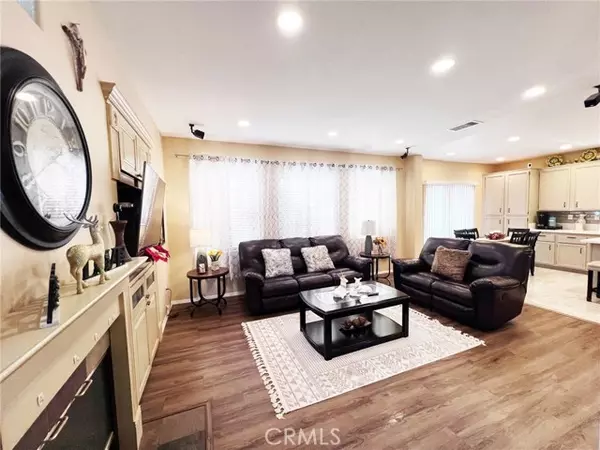 Saugus, CA 91350,28303 Sycamore DR