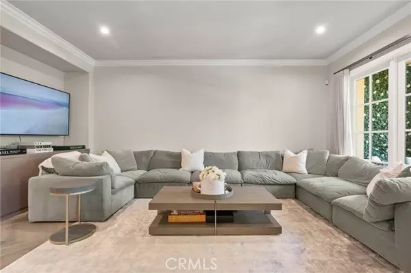 Los Angeles, CA 90049,11500 San Vicente BLD 202