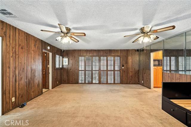 Compton, CA 90220,1612 W Poplar ST