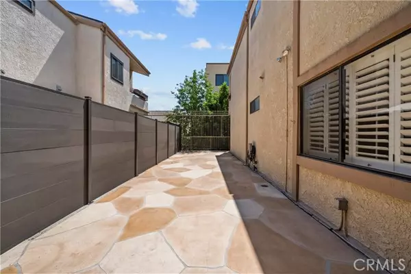 Valley Village, CA 91607,12355 Chandler BLD 101
