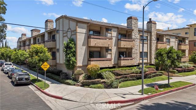 12355 Chandler BLD 101, Valley Village, CA 91607