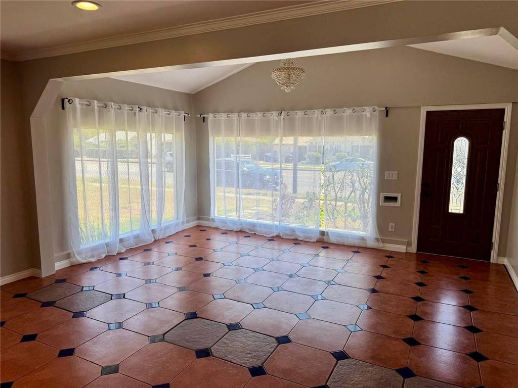 Van Nuys, CA 91406,17119 Saticoy ST