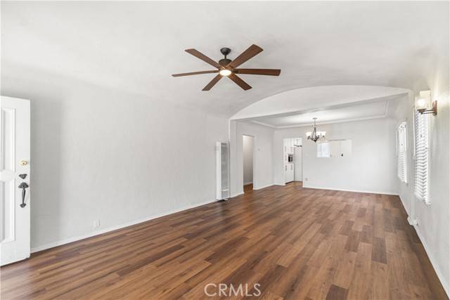 Los Angeles, CA 90047,2027 W 70th ST