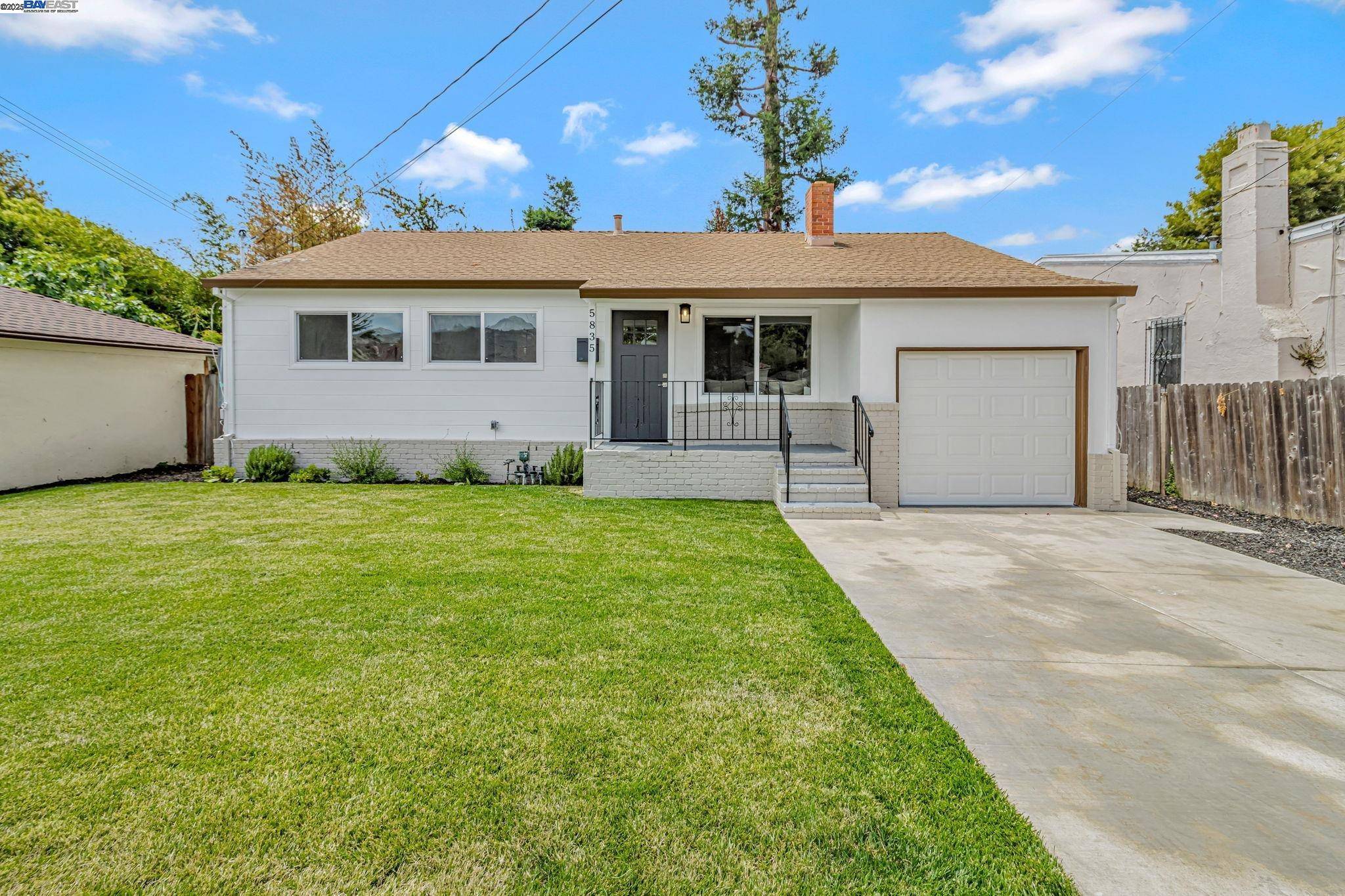 5835 Morse Dr, Oakland, CA 94605