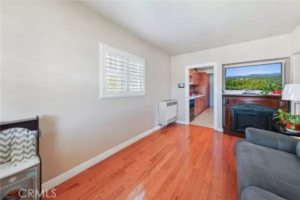 Los Angeles, CA 90003,430 E 104th ST