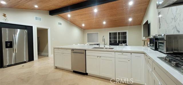 10601 Patricia DR, Anaheim, CA 92804