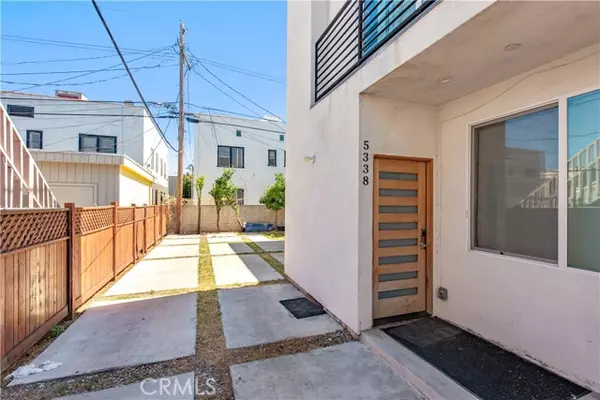 Los Angeles, CA 90038,5336 Lemon Grove AVE