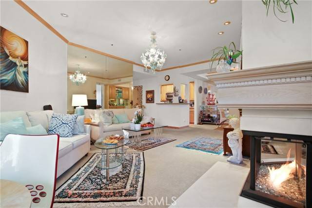 Los Angeles, CA 90067,2102 Century Park LN 313