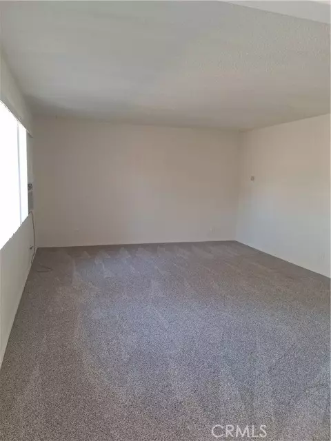 Hemet, CA 92544,26460 Girard ST