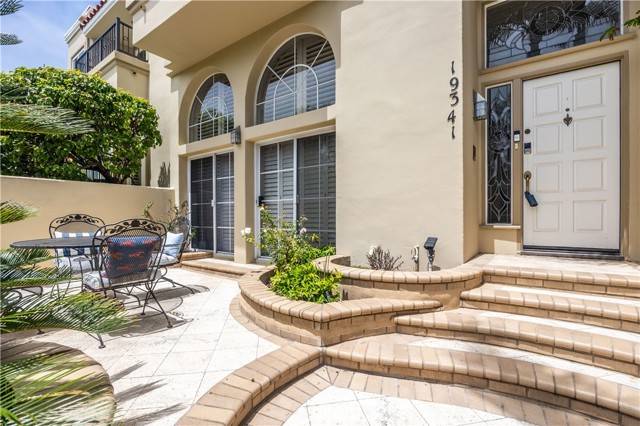 19341 Sawgrass LN, Huntington Beach, CA 92648