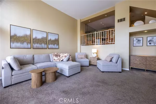 Huntington Beach, CA 92648,19341 Sawgrass LN
