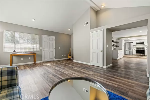 Canyon Country, CA 91387,15515 Carrousel DR