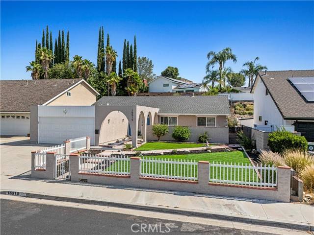 15515 Carrousel DR, Canyon Country, CA 91387