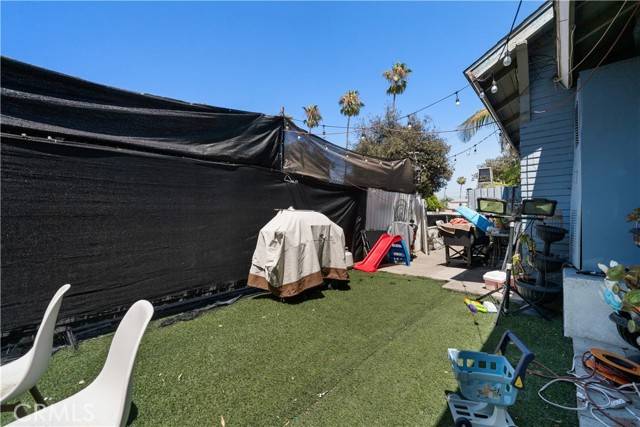 Santa Ana, CA 92701,930 S Birch ST