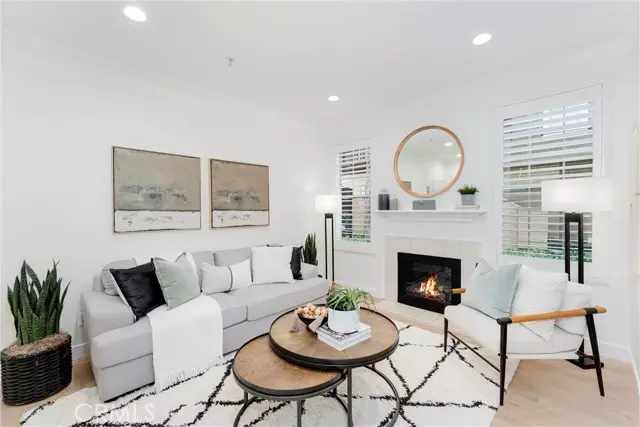 239 Gallery WAY, Tustin, CA 92782