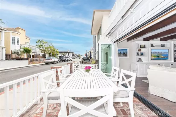 213 34th ST, Newport Beach, CA 92663