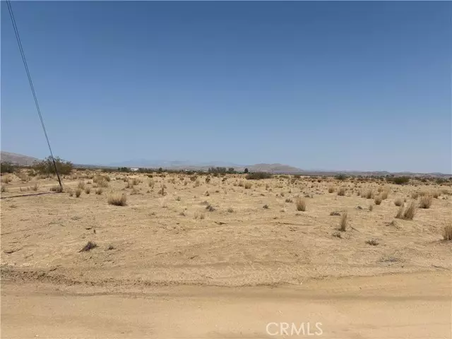 Joshua Tree, CA 92252,5650 Cascade RD