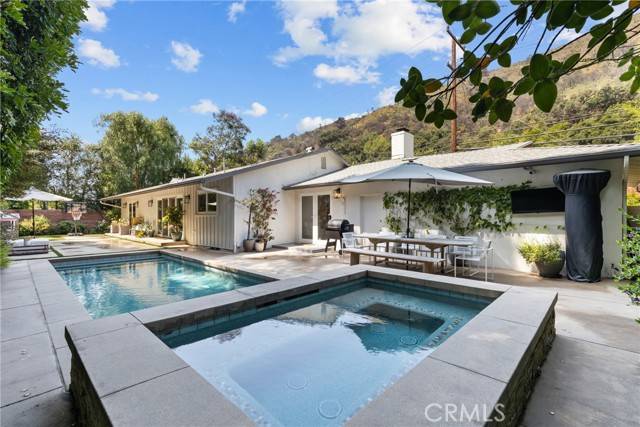 Los Angeles, CA 90049,3286 Mandeville Canyon RD
