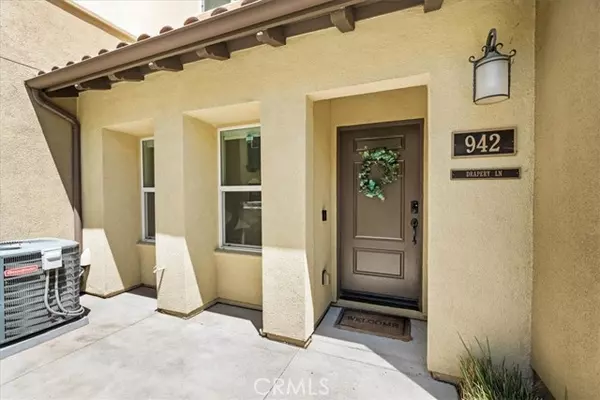 Anaheim, CA 92802,942 E Drapery LN