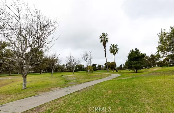 Irvine, CA 92612,9 Flores 26