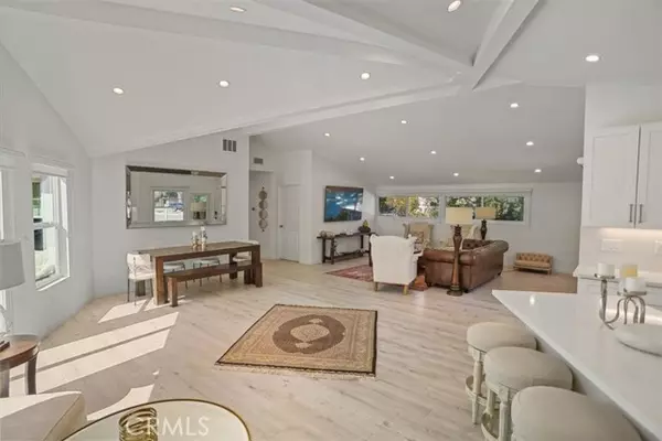 Woodland Hills, CA 91364,5163 Alhama DR