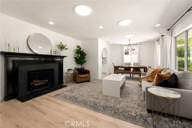 Sherman Oaks, CA 91423,14332 Roblar PL