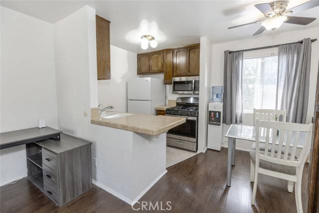 West Hills, CA 91307,7125 Shoup AVE 206