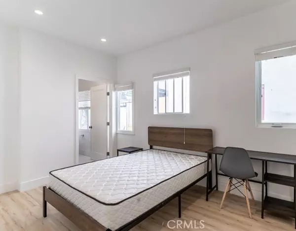 Los Angeles, CA 90007,1213 W 24th ST