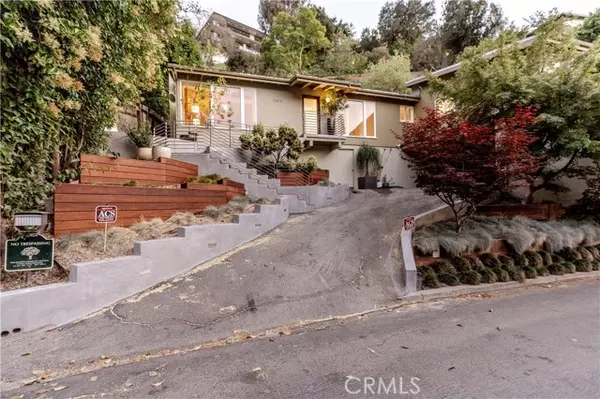 Los Angeles, CA 90068,2412 Canyon Oak DR