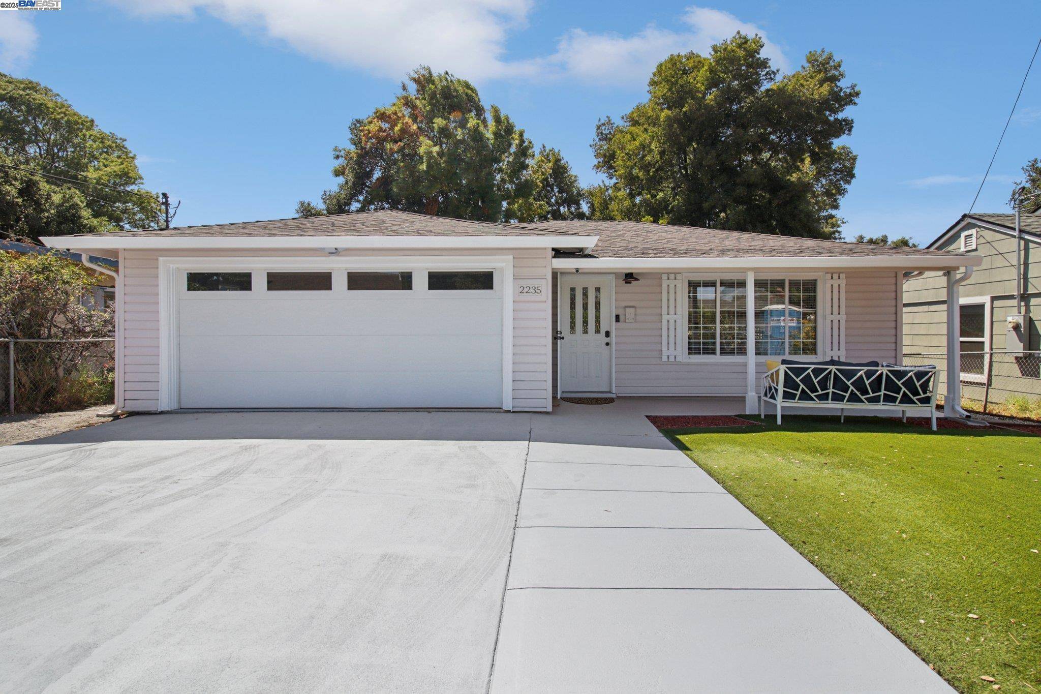2235 Menalto AVE, East Palo Alto, CA 94303