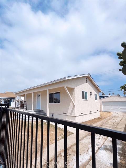 Los Angeles, CA 90044,1243 W 98TH ST