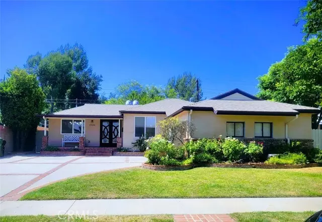 Tarzana, CA 91335,19100 Bessemer ST
