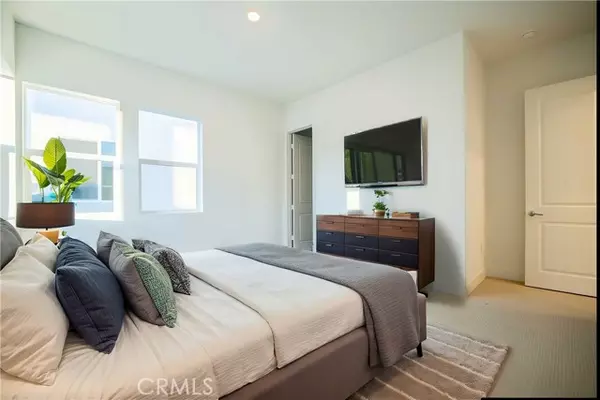 Irvine, CA 92618,241 Proctor 7