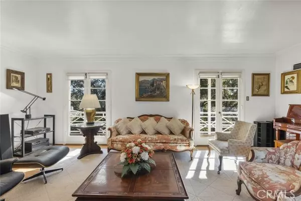 Glendale, CA 91207,1815 Las Flores DR